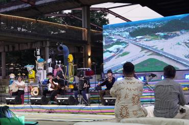 Music performance at Benchakiti Park